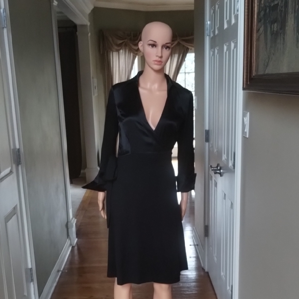 Elegant/Classic Diane Von Furstenberg Black Wrap Dress - Picture 2 of 13